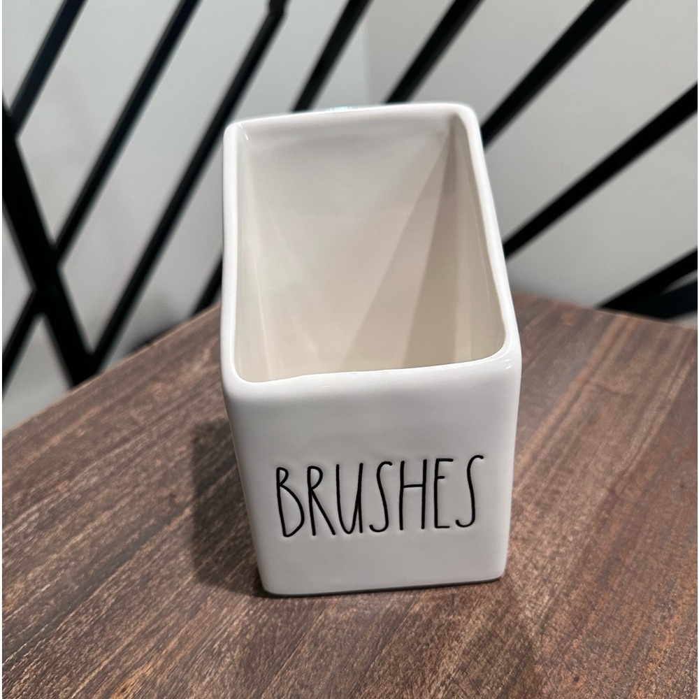 RAE DUNN Brushes